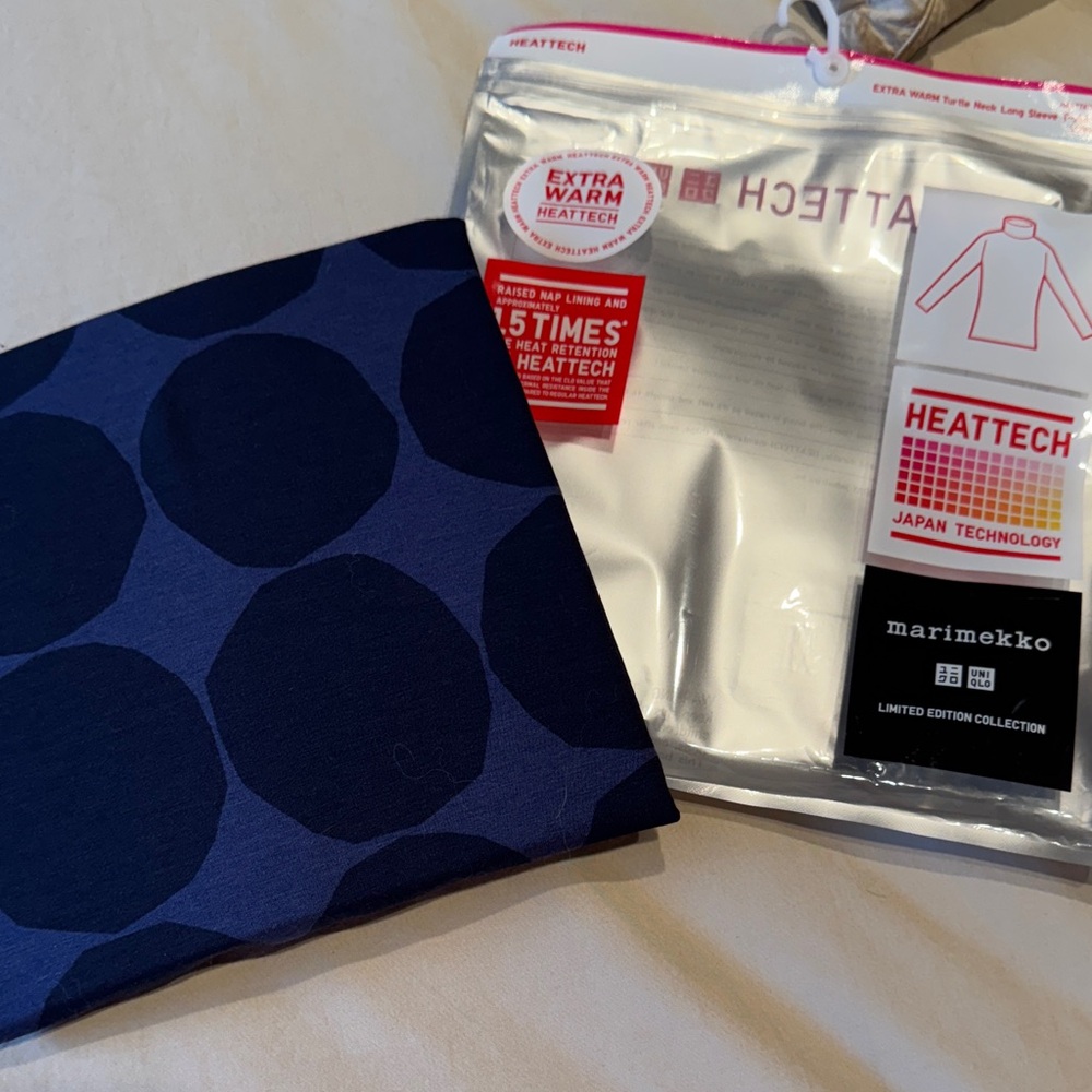 NWT Marimekko + Uniqlo Limited Edition Heat Tech Turtleneck Long Sleeve, M - Picture 4 of 5